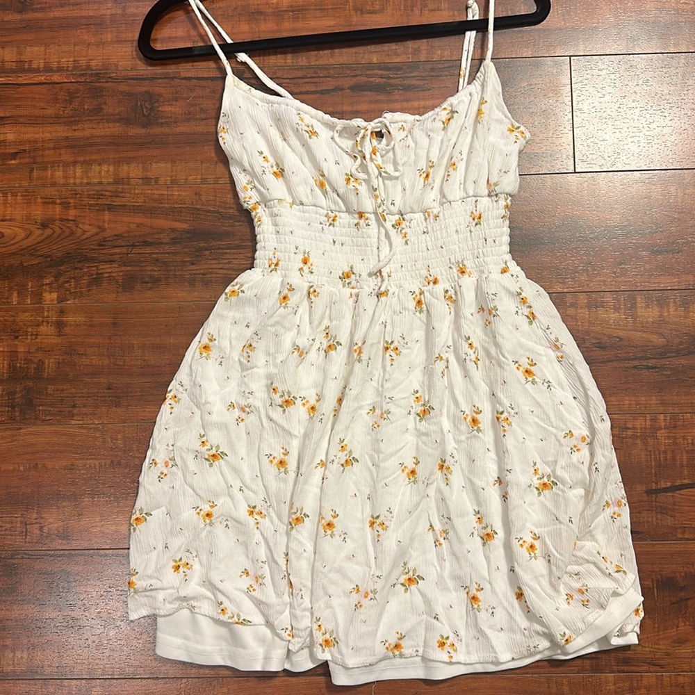 Spring dress - Picture 3 of 4